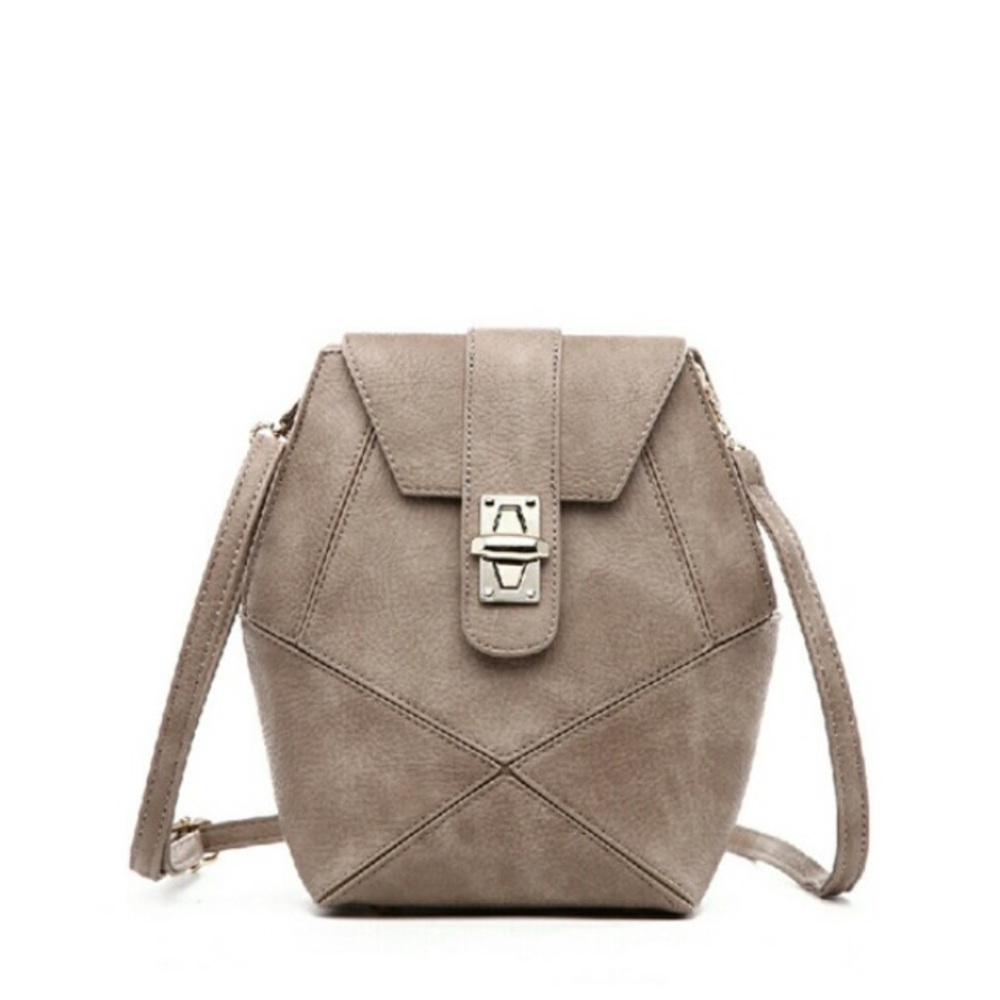 🆕 🌟LAST ONE🌟Taupe front lock handbag